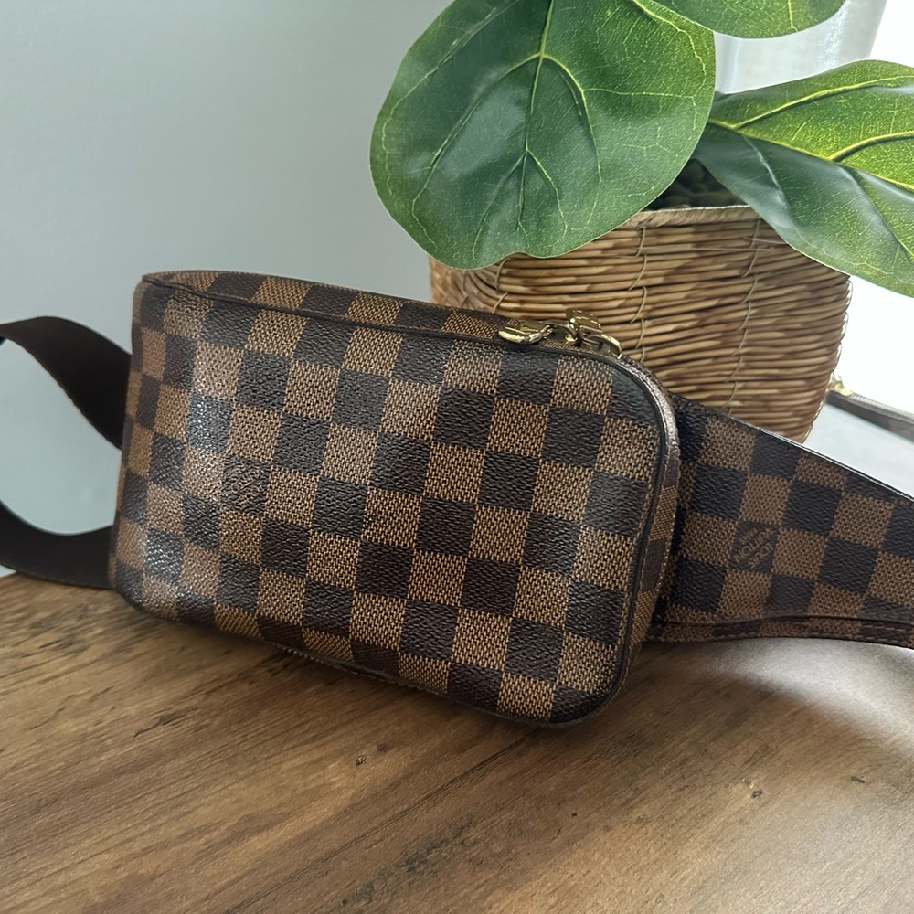 Louis Vuitton Damier Ebene Geronimo Belt Bag in GREAT Condition!